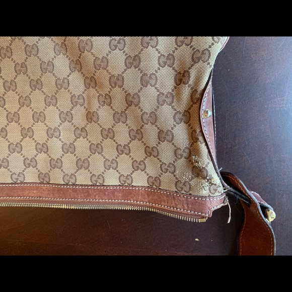 Authentic Gucci hobo handbag ! $695 - Picture 8 of 8